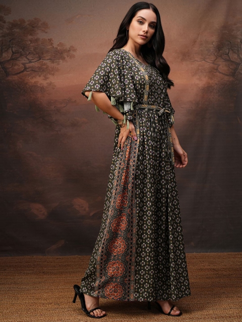 Vishudh Women Printed Basic Jumpsuit - Image 3