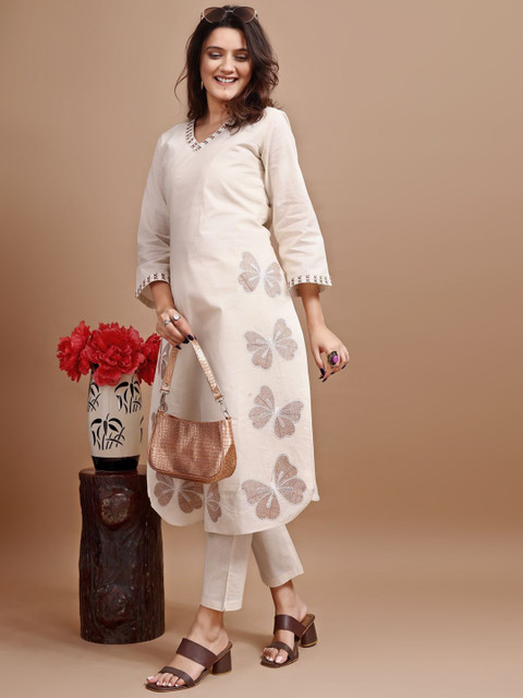 Tikhi Imli Embroidered V-Neck Three-Quarter Sleeves Linen Tunic With Trouser - Image 4