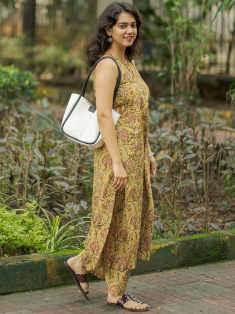GoSriKi Floral Printed Straight Kurta with Trousers - Image 6