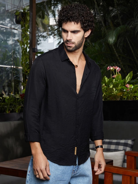 Campus Sutra Men Regular Fit Solid Casual Shirt - Image 2