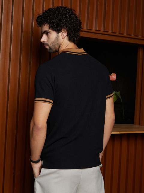 Campus Sutra Men Solid Polo Collar Cotton T-shirt - Image 4