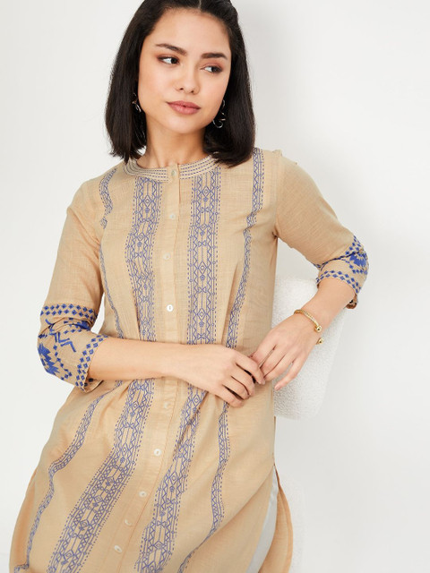 max Round Neck Geometric Embroidered High Slit Straight Kurta - Image 6