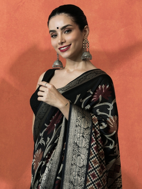 Sangria Women Floral Printed Woven Design Zari Saree - Image 5
