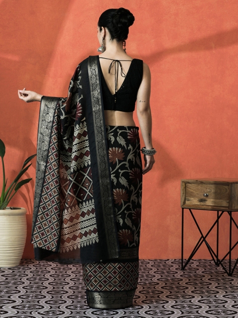 Sangria Women Floral Printed Woven Design Zari Saree - Image 4