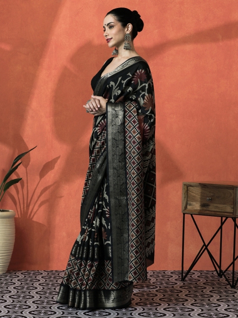 Sangria Women Floral Printed Woven Design Zari Saree - Image 3