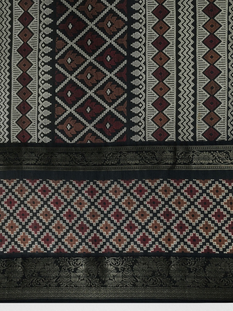 Sangria Women Floral Printed Woven Design Zari Saree - Image 7