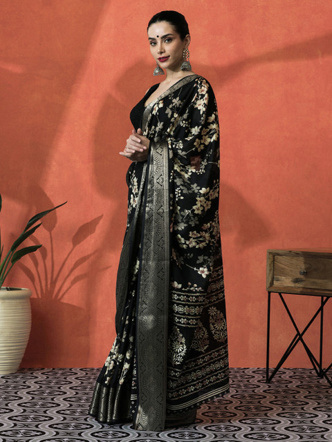 Sangria Floral Printed Saree With BlousePiece - Image 3