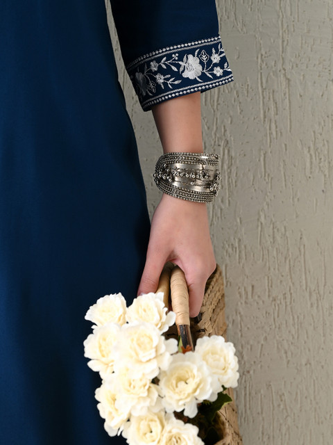 PHYSIL Women Floral Embroidered Thread Work Floral Kurta - Image 6