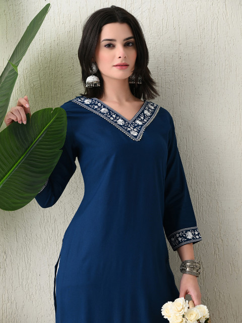 PHYSIL Women Floral Embroidered Thread Work Floral Kurta