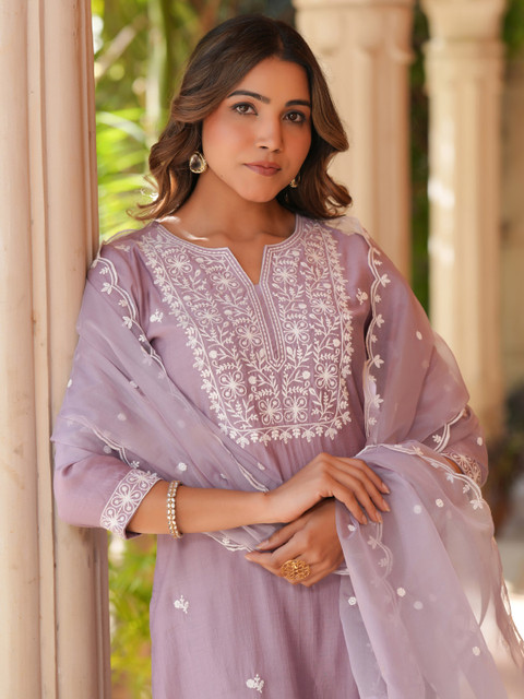 Janasya Women's Lavender Silk Blend Embroidered Straight Kurta Set - Image 7