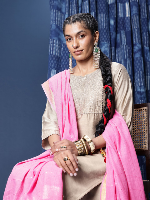 Taavi Sequinned Dupatta with Tassels - Image 3