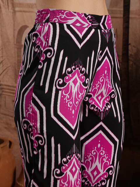 Sangria Abstract Print Regular Kurta with Trousers - Image 3