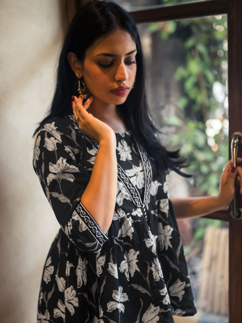 Libas Women Floral Printed Square Neck Pleated Anarkali Kurti