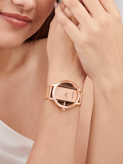 JOKER & WITCH Women Dial & Stainless Steel Bracelet Style Straps Analogue Watch AMWW1027