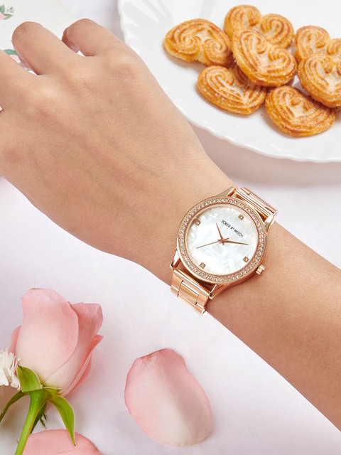 JOKER & WITCH Women Dial & Bracelet Style Straps Analogue Watch AMWW908