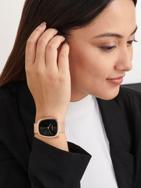 JOKER & WITCH Women Dial & Stainless Steel Straps Digital Watch AMWW901