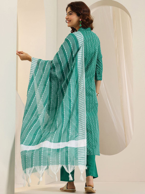 Libas Chevron Embroidered Thread Work V Neck Kurta With Trousers & Dupatta - Image 5