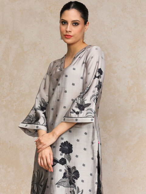 Varanga Floral Printed Flared Sleeves Straight Chanderi Cotton Kurta - Image 7