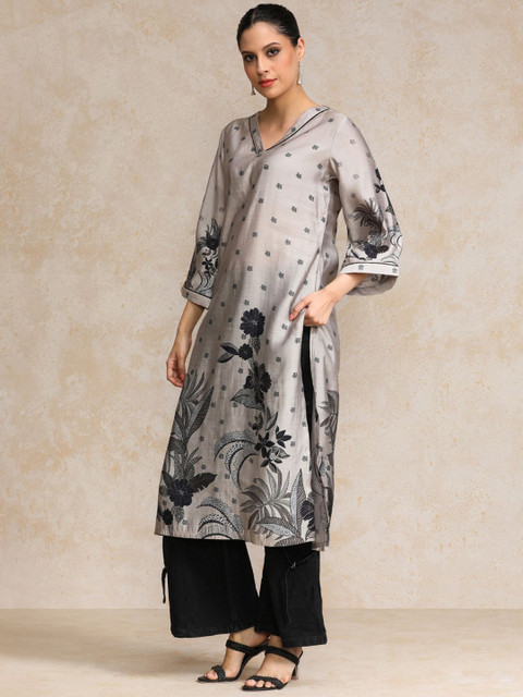 Varanga Floral Printed Flared Sleeves Straight Chanderi Cotton Kurta - Image 5
