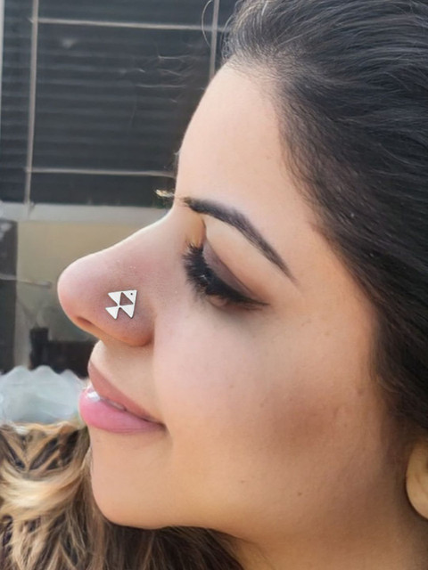 Goldnera Stud Nosepin