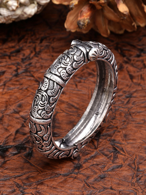 Sangria Women Silver-Toned German Silver Oxidised Kada Bangle