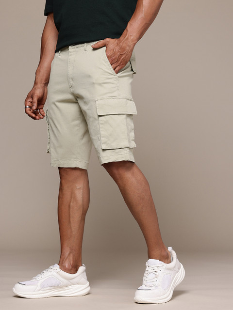 The Roadster Lifestyle Co. Men Solid Cargo Shorts - Image 3