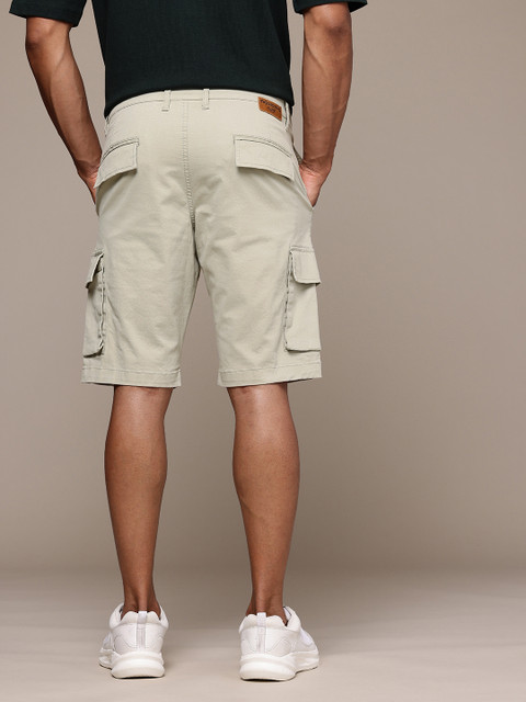 The Roadster Lifestyle Co. Men Solid Cargo Shorts - Image 4