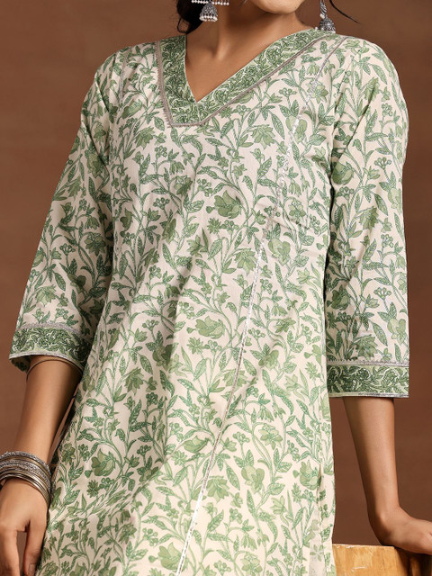 Libas Floral Printed V Neck Pure Cotton Kurta - Image 3