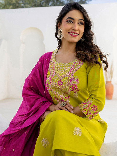 SANISA Women Ethnic Motifs Embroidered Regular Thread Work Kurta with Trousers & With Dupatta