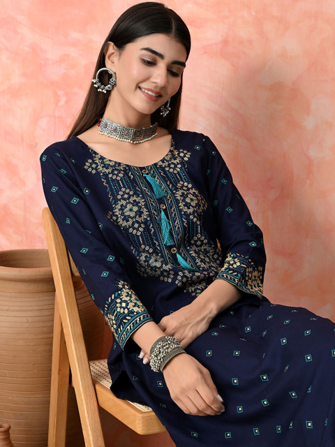 Bhuja Geometric Printed Round Neck Straight Kurta