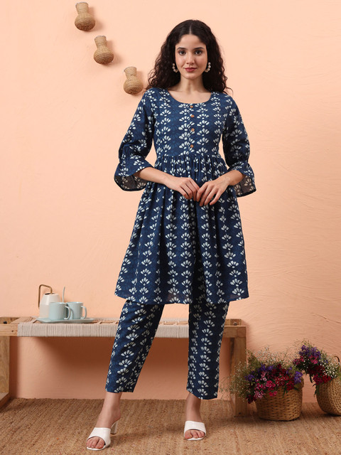 Yufta Women Floral Printed Pleated Cotton Maternity Kurta with Trousers Set