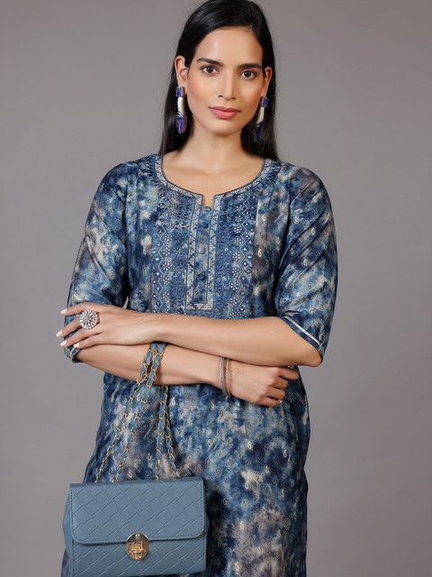 Libas Paisley Printed Notch Neck Thread Work Straight Kurta