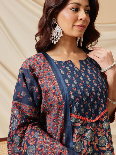 Ginni Arora Label Floral Printed Notch Neck Pure Cotton Kurta & Trouser With Dupatta - Image 3