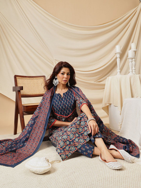 Ginni Arora Label Floral Printed Notch Neck Pure Cotton Kurta & Trouser With Dupatta - Image 6