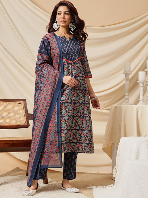 Ginni Arora Label Floral Printed Notch Neck Pure Cotton Kurta & Trouser With Dupatta - Image 2