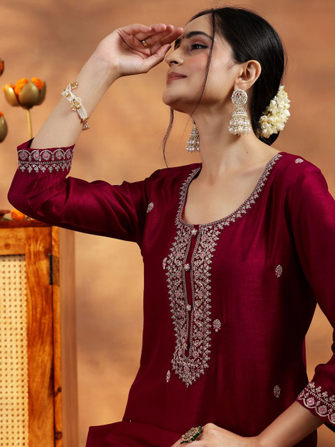 Libas Floral Embroidered Sequinned Pure Silk Straight Kurta With Lining - Image 6