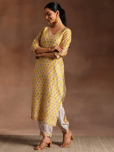 Libas Floral Printed V-Neck Straight Kurta With Salwar And Dupatta - Image 3