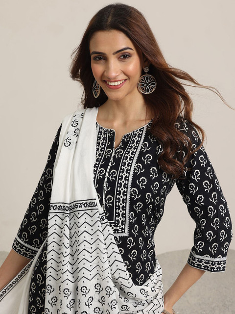 Libas Women Floral Printed Regular Gotta Patti Kurta sets