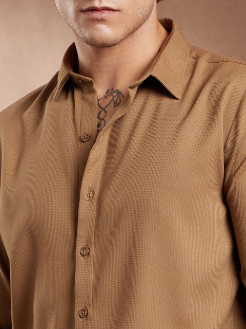 Campus Sutra Comfort Waffle-Weave Self Design Regular Fit Casual Shirt - Image 6