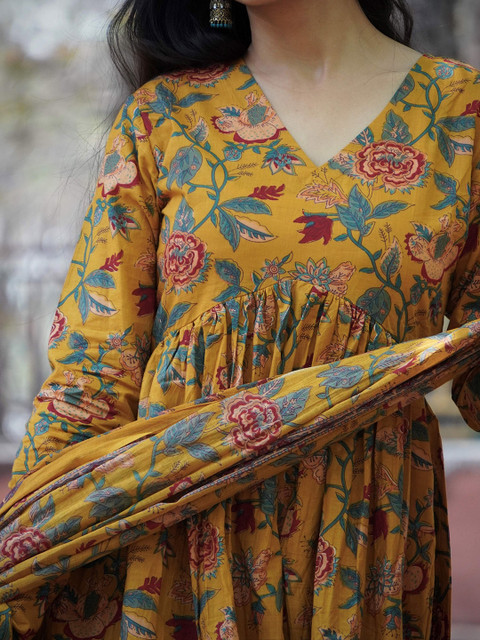 Bahe Kurtiz Women Floral Printed Cotton Kurta with Trousers & Dupatta - Image 7