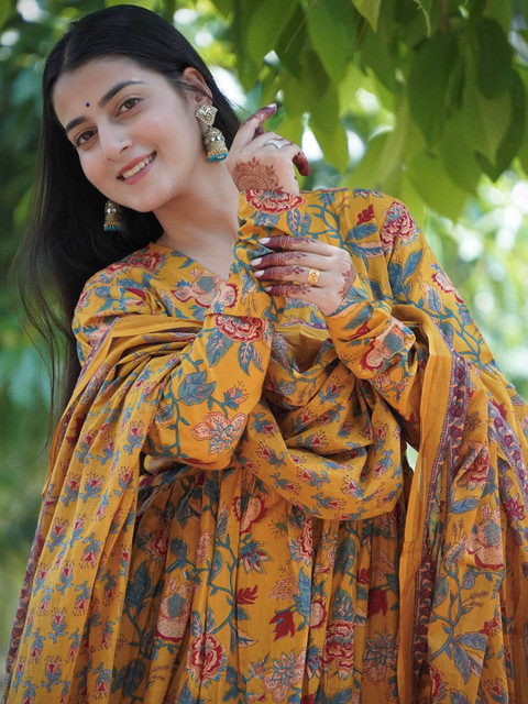 Bahe Kurtiz Women Floral Printed Cotton Kurta with Trousers & Dupatta