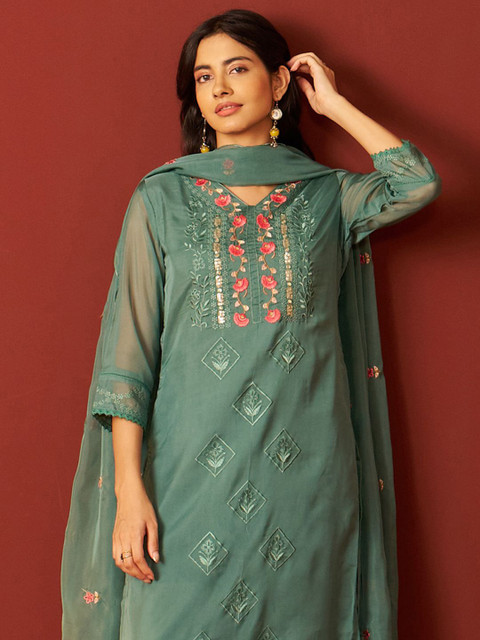 Indo Era Women Floral Embroidered Kurta with Trousers & Dupatta