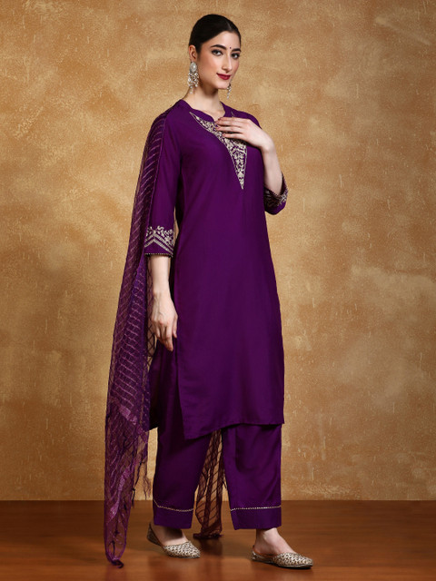 Varanga Women Floral Embroidered Kurta with Trousers & Dupatta - Image 4