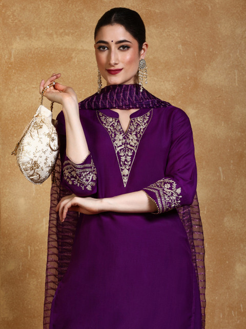 Varanga Women Floral Embroidered Kurta with Trousers & Dupatta