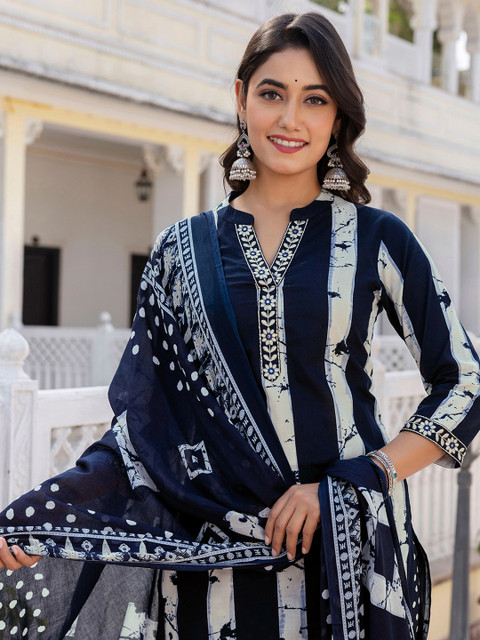 SKYLEE Women Floral Embroidered Kurta with Trousers & Dupatta