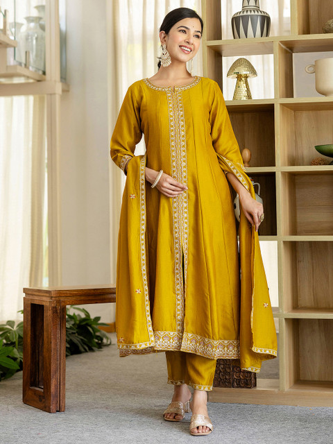SANISA Women Ethnic Motifs Embroidered Regular Thread Work Kurta & Trousers With Dupatta - Image 4