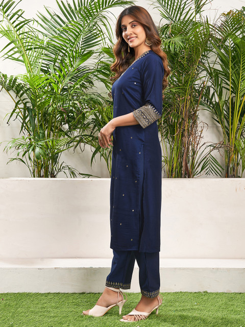 SANISA Floral Embroidered V-Neck Thread Work Straight Kurta With Trouser And Dupatta - Image 4