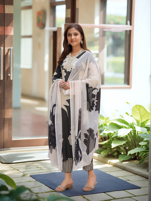 Aaghnya Women Floral Printed Regular Sequinned Kurta with Trousers & Dupatta