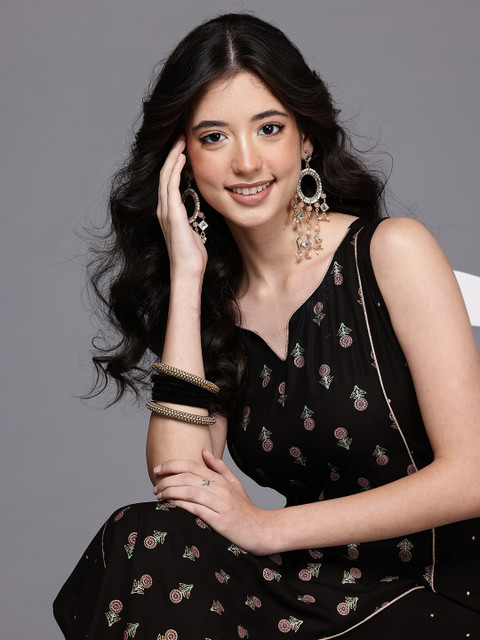 Ahalyaa Floral Printed Panelled Kurta with Trousers - Image 4