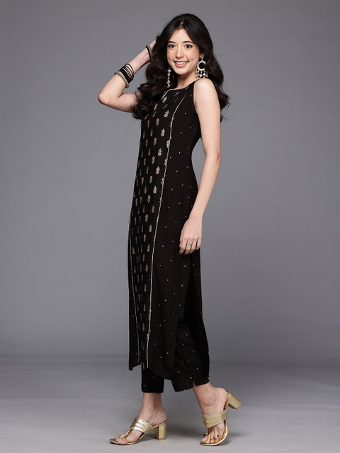 Ahalyaa Floral Printed Panelled Kurta with Trousers - Image 5
